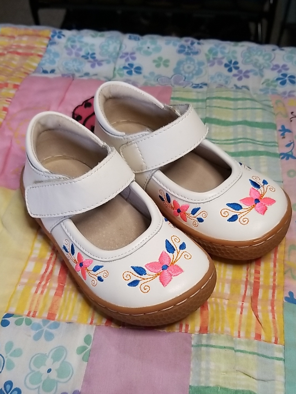 Livie & Luca White Leather Mary Jane Shoes with Floral Embroidery Size 7